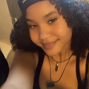 Meet your Posher, Makeda